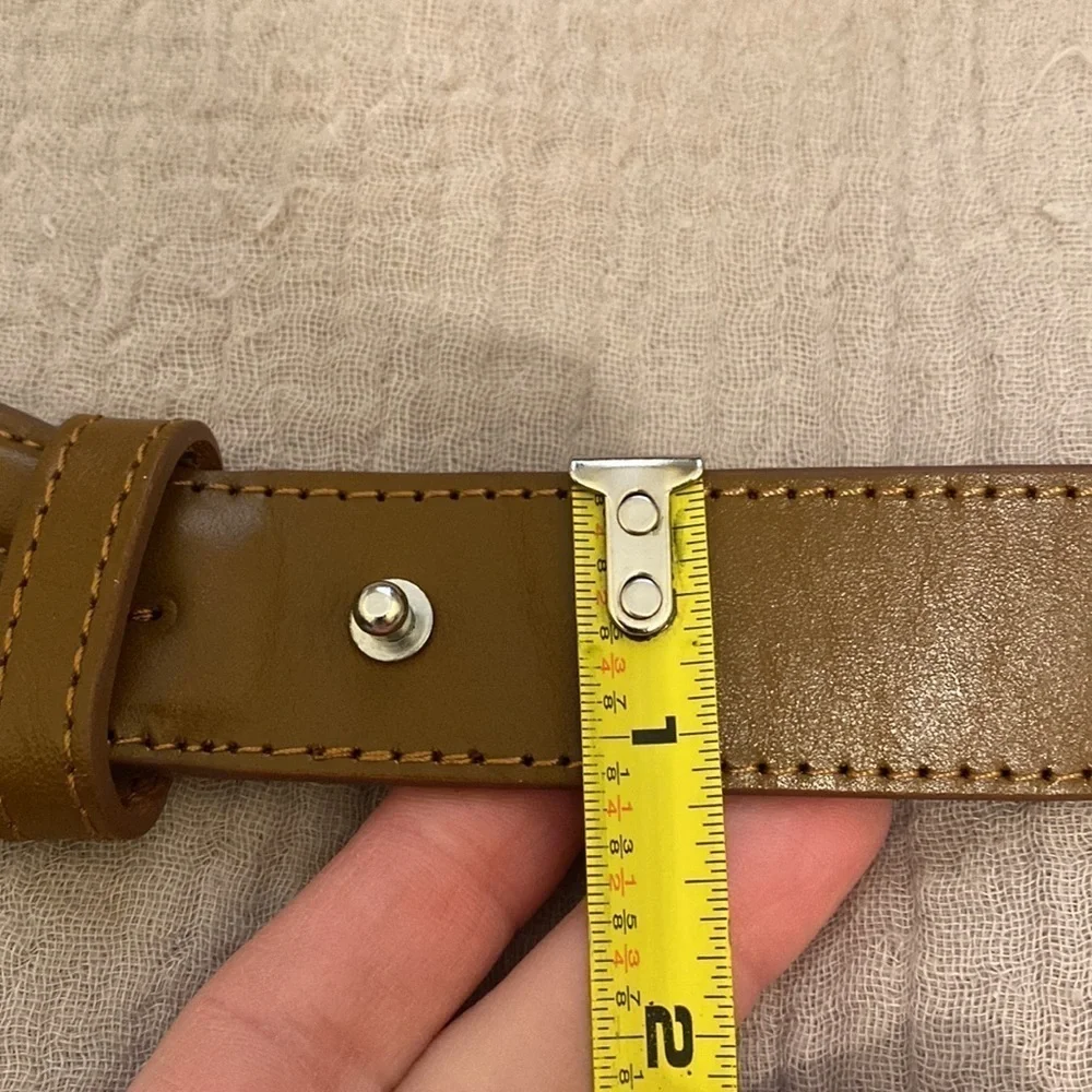 Halogen teardrop genuinely leather brown belt . Size M